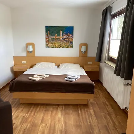 ゲストハウス - Der Berghof 3*