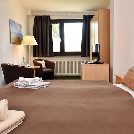 - Der Berghof ゲストハウス 3*